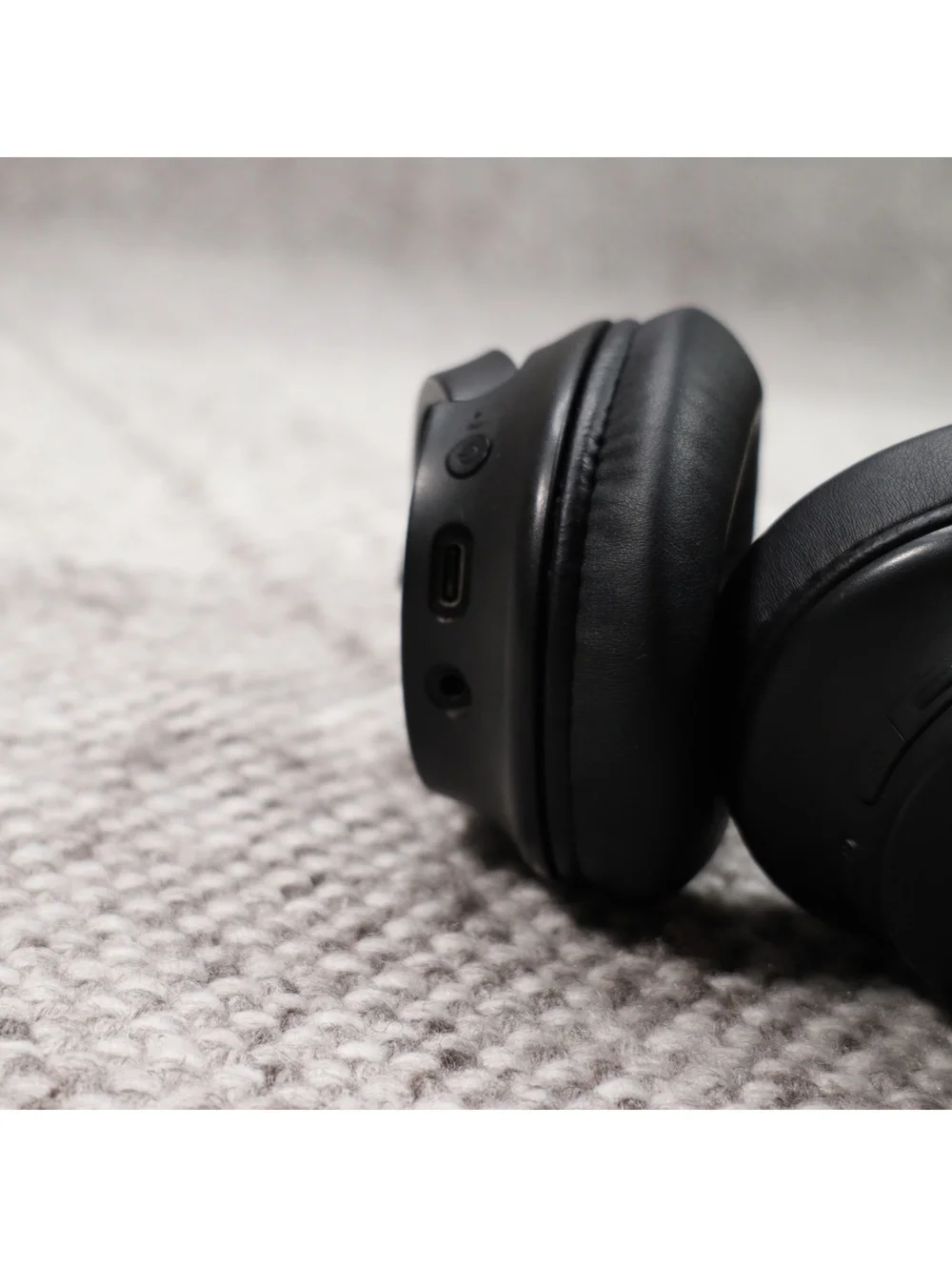 Sony WH-CH720N Wireless Noise Canceling Bluetooth Headphones Black